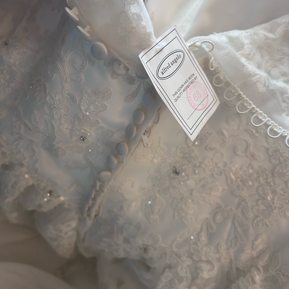 Alfred Angelo Wedding dress size 16 NWT - Picture 11 of 17